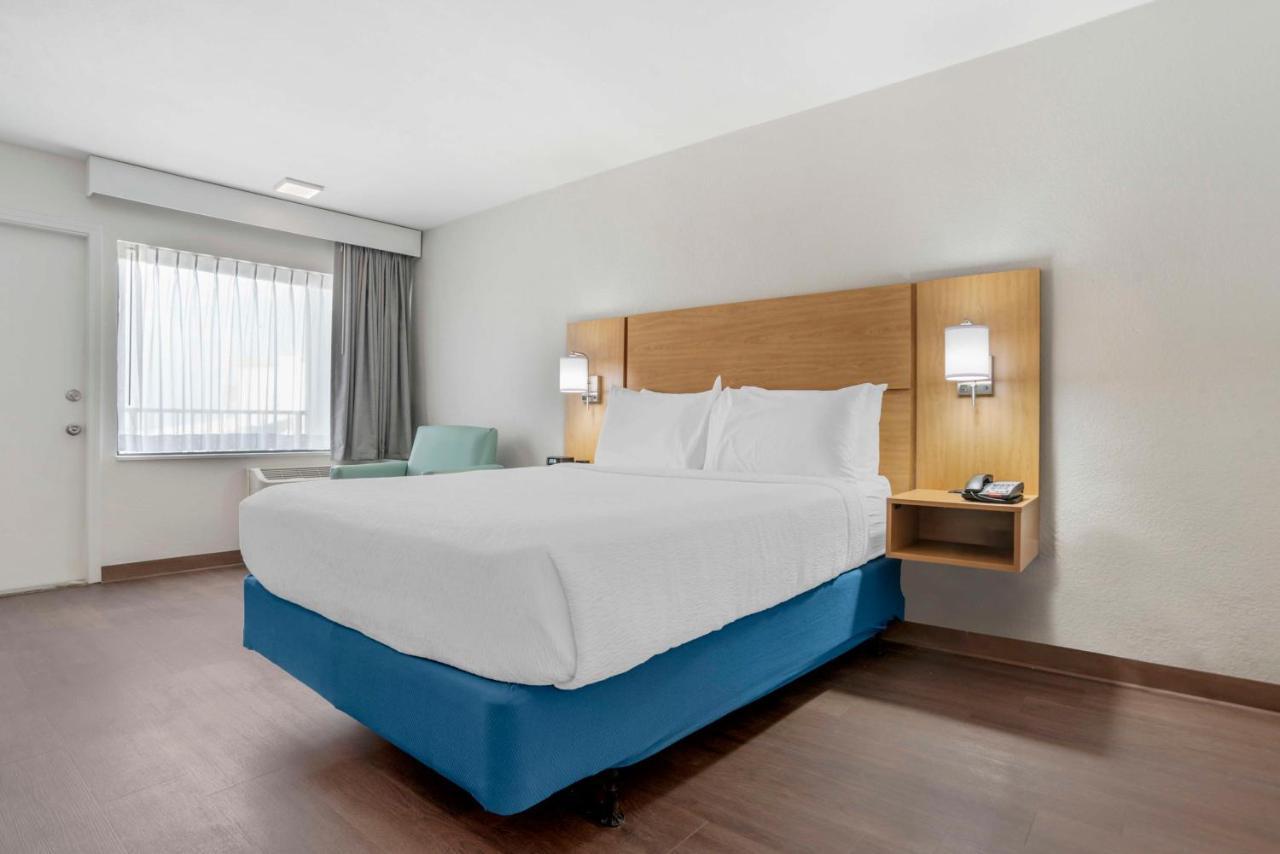 Chateau Beachfront Hotel, A By The Sea Resort Panama City Beach Bagian luar foto