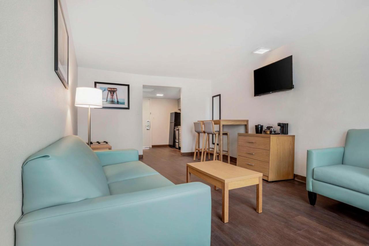 Chateau Beachfront Hotel, A By The Sea Resort Panama City Beach Bagian luar foto