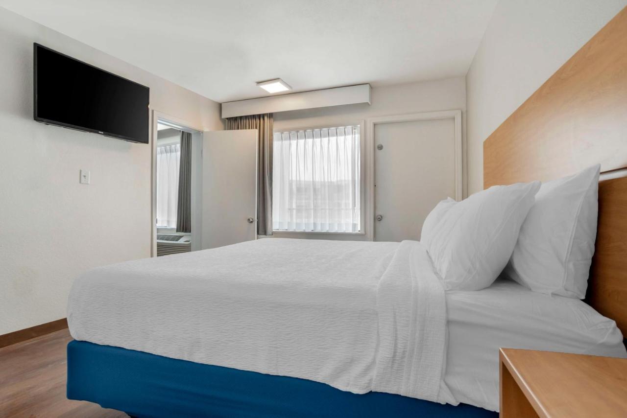 Chateau Beachfront Hotel, A By The Sea Resort Panama City Beach Bagian luar foto