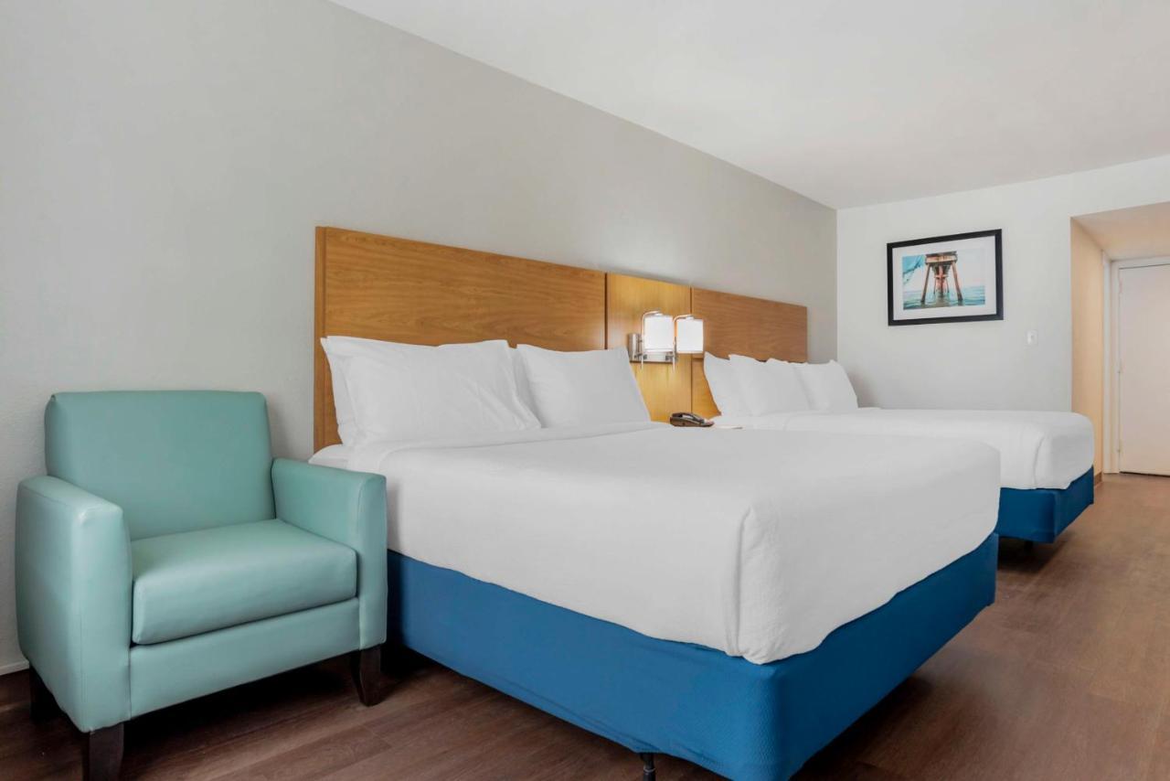 Chateau Beachfront Hotel, A By The Sea Resort Panama City Beach Bagian luar foto