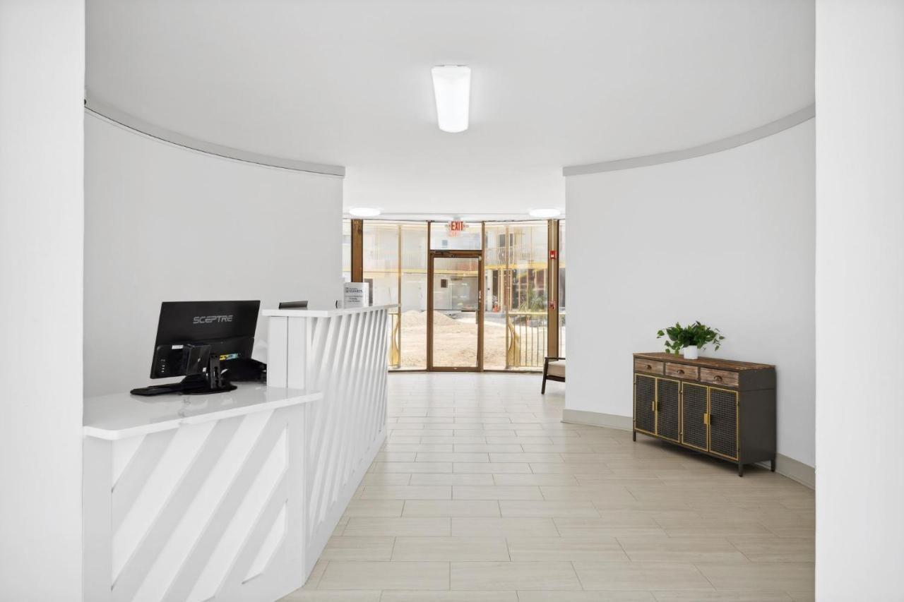 Chateau Beachfront Hotel, A By The Sea Resort Panama City Beach Bagian luar foto