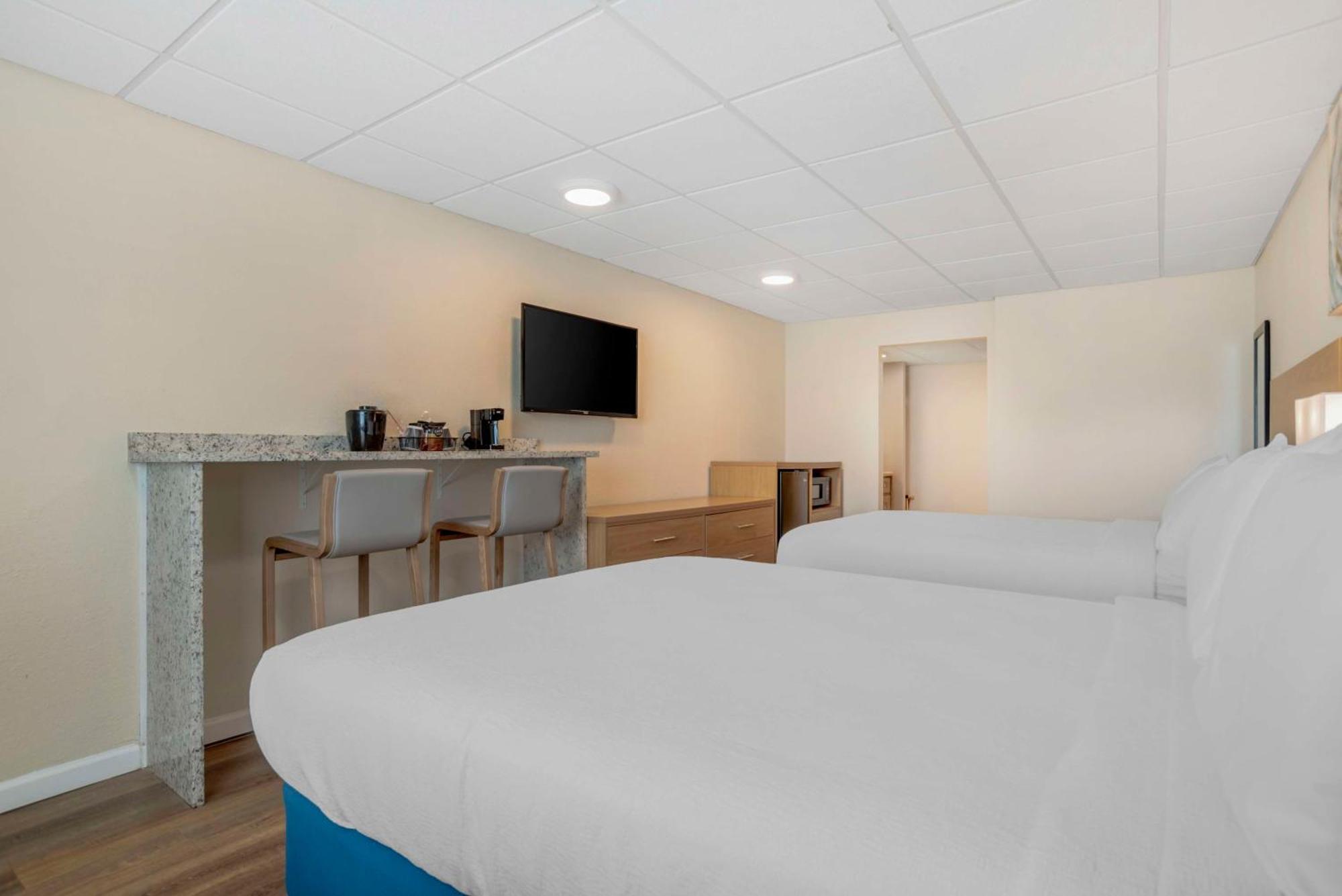 Chateau Beachfront Hotel, A By The Sea Resort Panama City Beach Bagian luar foto